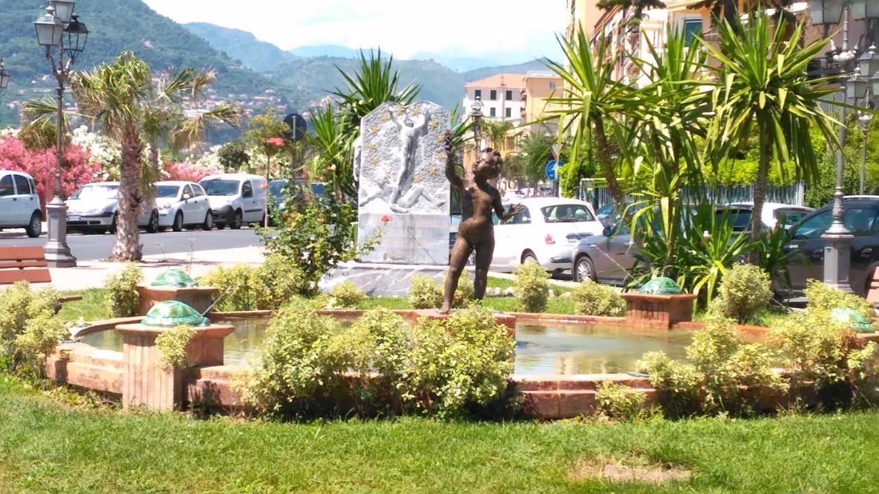 Casa Al Mare Apartment Ventimiglia Luaran gambar