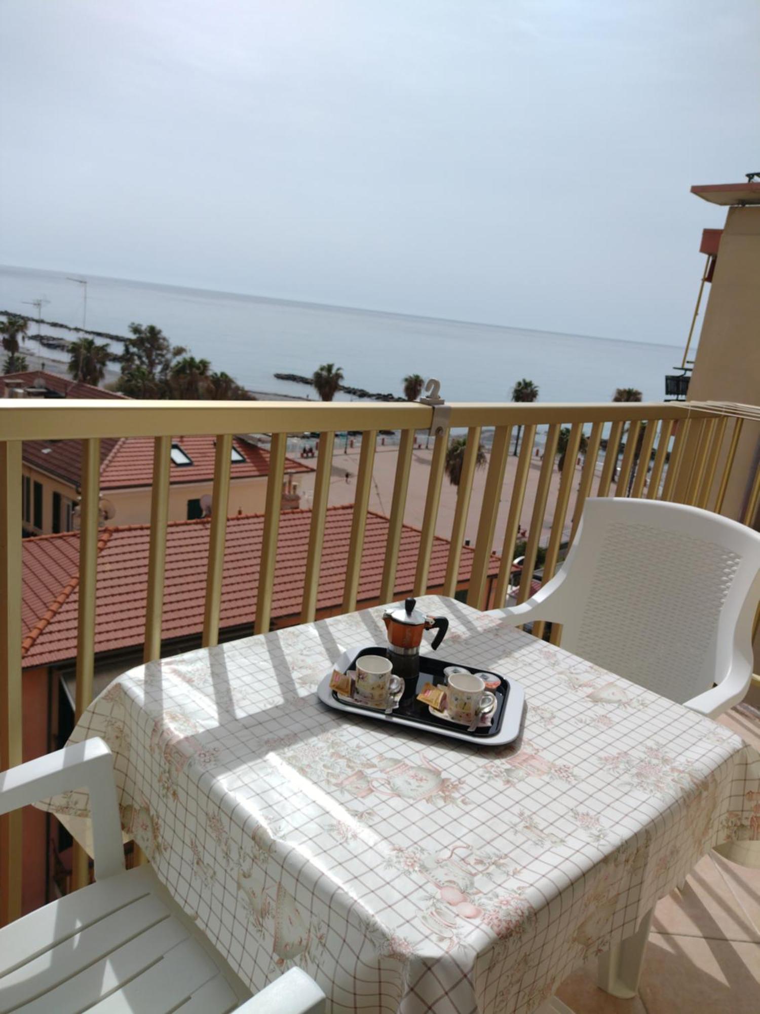 Casa Al Mare Apartment Ventimiglia Luaran gambar