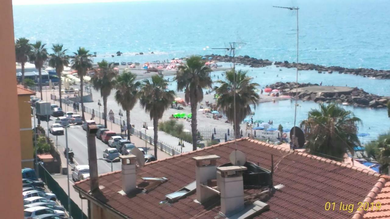 Casa Al Mare Apartment Ventimiglia Luaran gambar